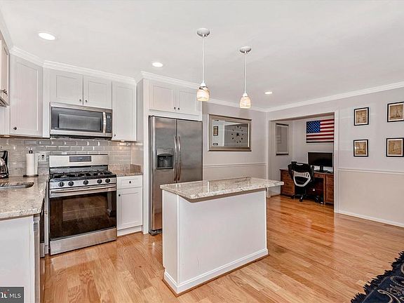 5th image of 170 Talbott St #10