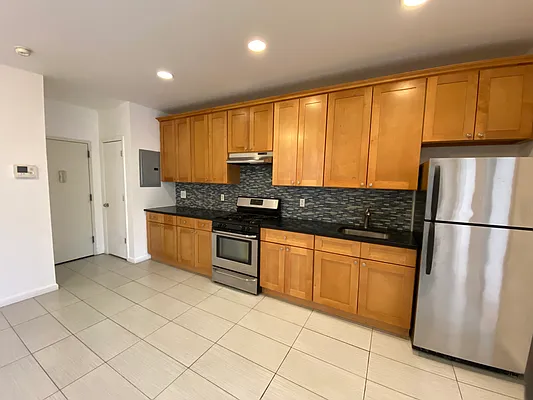 Rented by Nest Seekers International | media 23