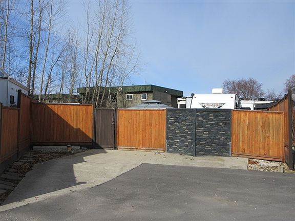 2nd image of 415 Commonwealth Rd #129