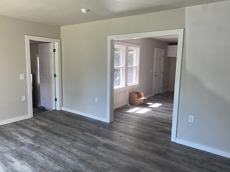 417 E Normal St — Photo 3