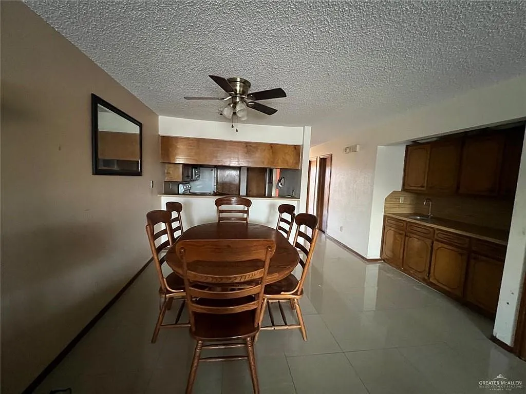 2 bed, 2.0 bath, 1123 sqft, $1,050 — Photo 4