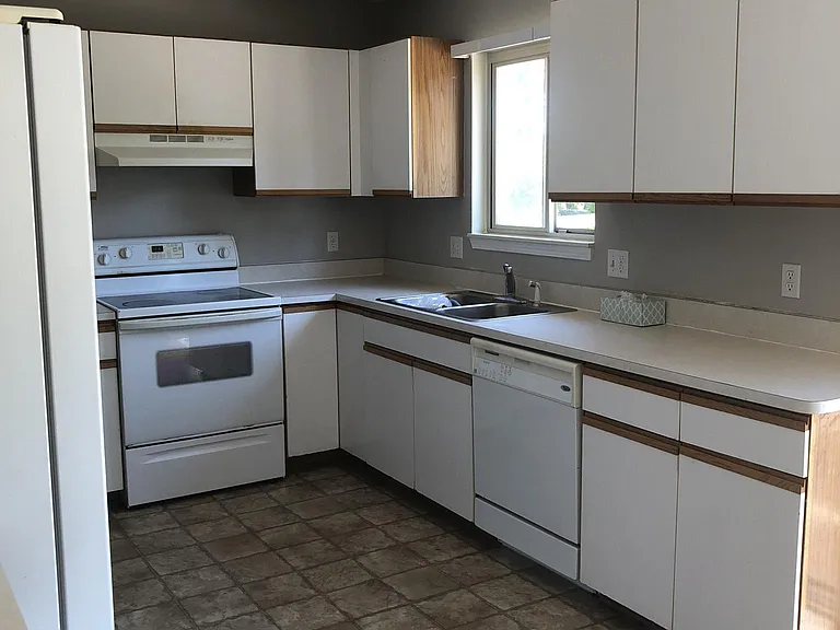 1186 Boyd St — Photo 2