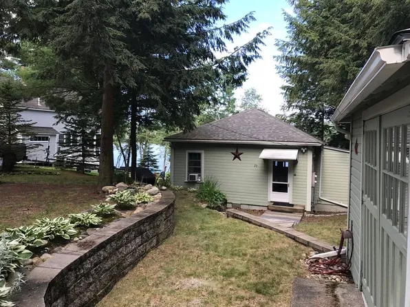 27 Waters Edge Rd, Swanzey, NH 03446