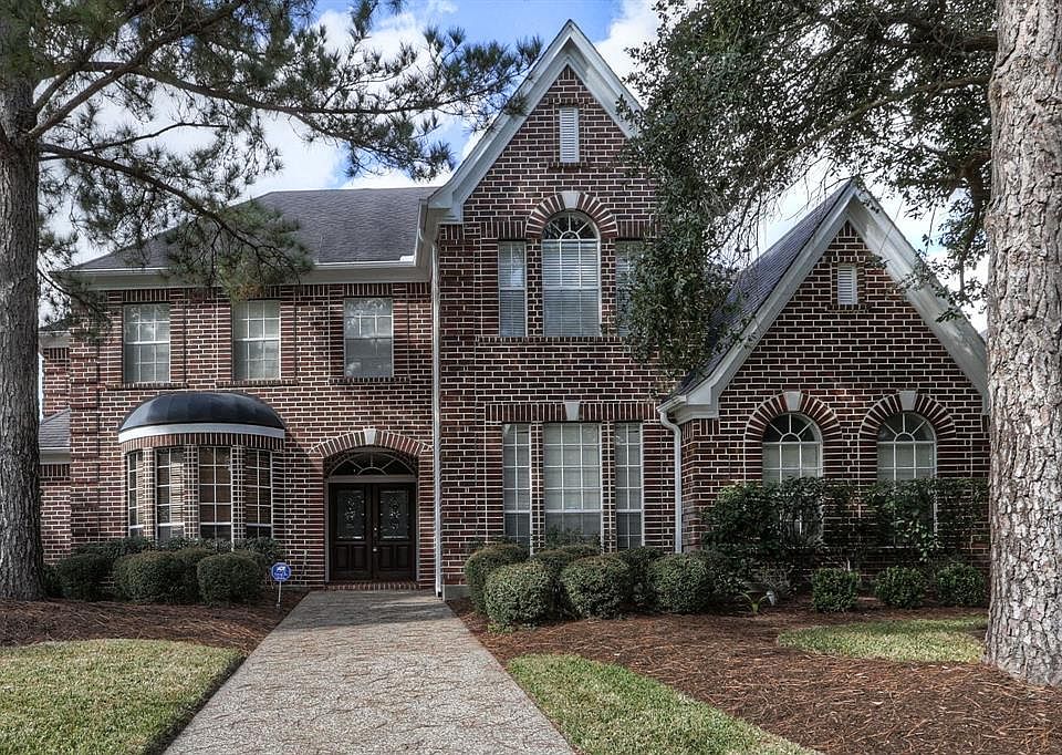 1st image of 2418 Hidden Shore Dr