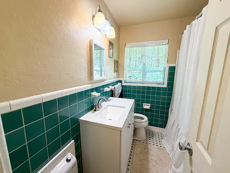 1516 Andover Ct — Photo 13