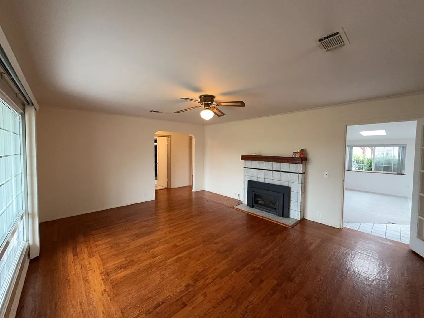 4029 Walnut PRM:Renee (2) — Photo 2