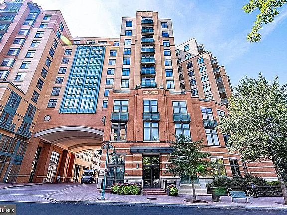 3rd image of 2720 S Arlington Mill Dr Unit 807