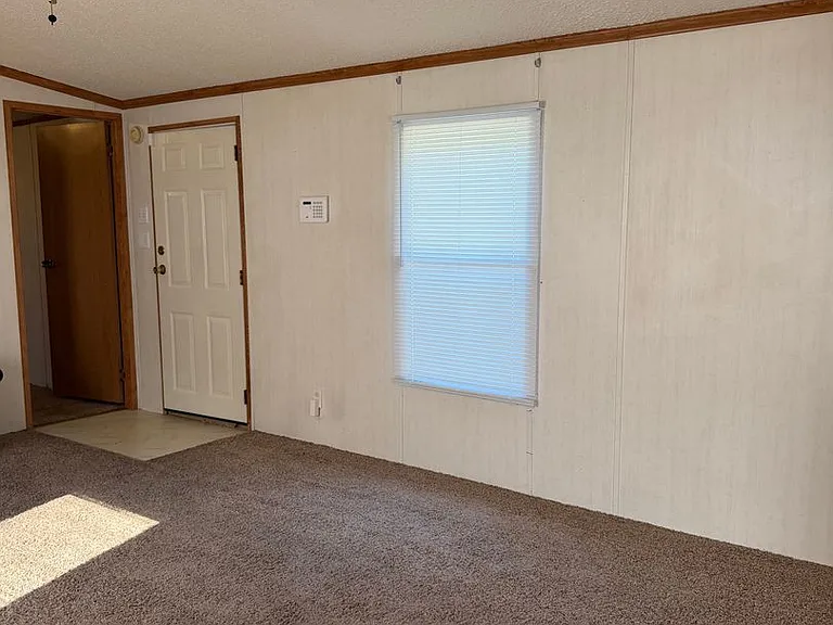 2414 E Main St — Photo 2