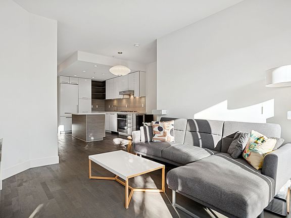 5th image of 1628 W 4th Ave #209