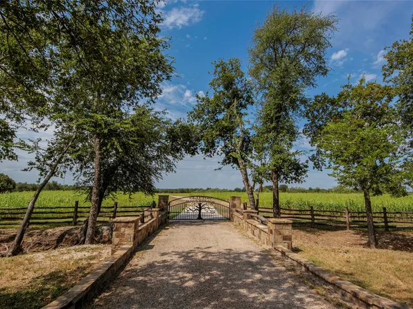 395 County Road 2530, Meridian, TX 76665