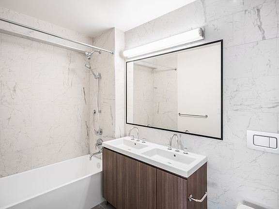 5th image of 220 E 72nd St #11B2
