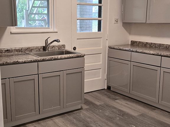 2nd image of 1534 Fallowfield Ave #1