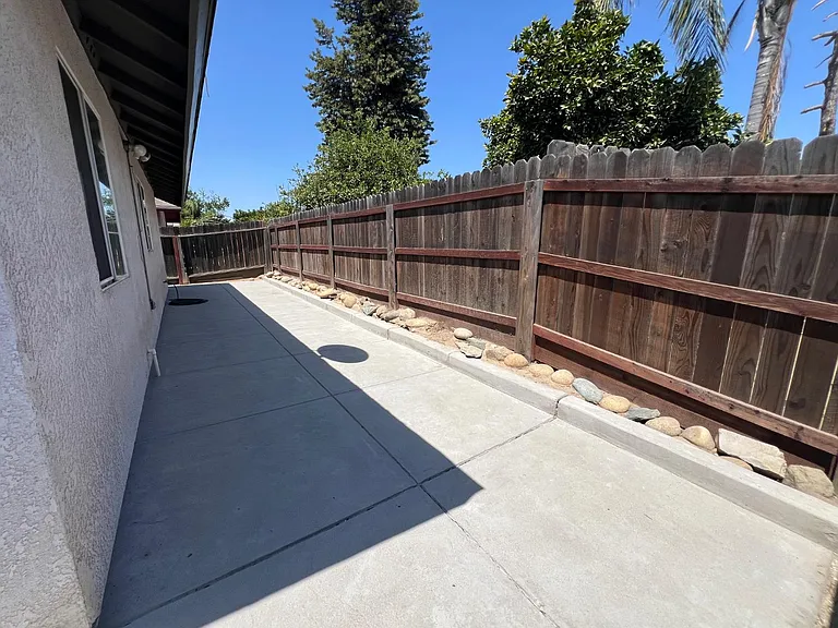 995 Vineyard Way — Photo 16