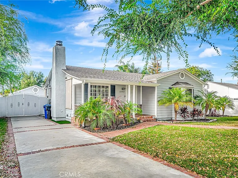 22907 Leonora Dr — Photo 17