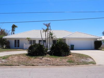 618 Gladstone Ln, Holmes Beach, FL, 34217
