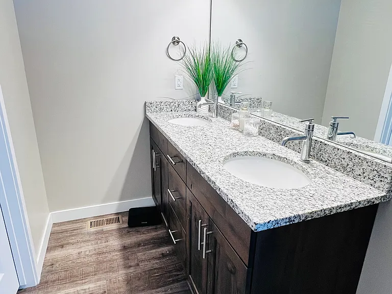 557 S Levi Ln — Photo 8