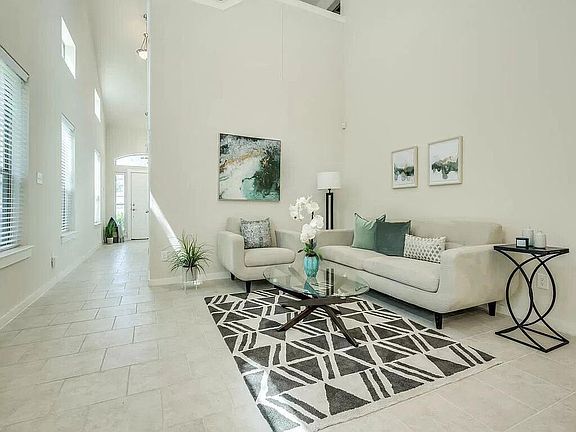 4th image of 2001 Faro Dr APT 28