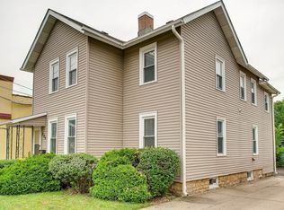 209 Jackson St, Aurora, IL 60505