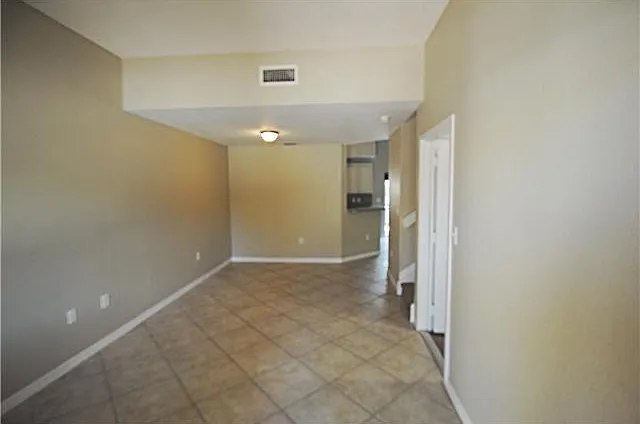 3 bed, 2.5 bath, $1,600 — Photo 2