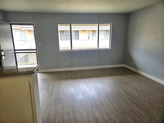 3rd image of 1520 Purdue Ave APT 6