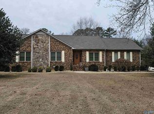 117 Village Dr, Hartselle, AL 35640