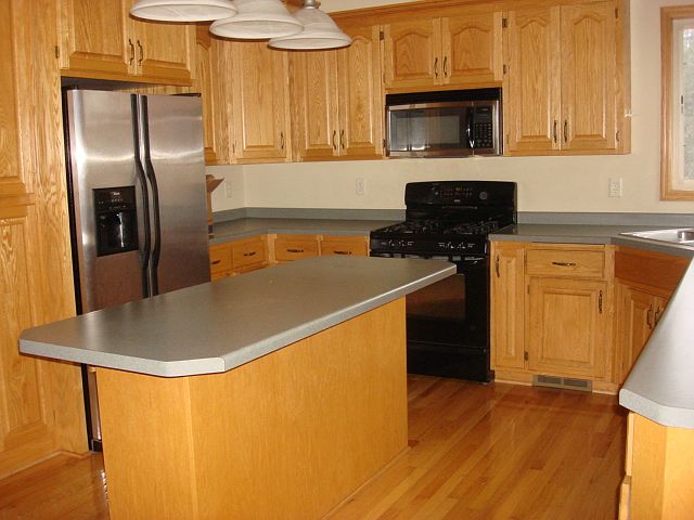 2nd image of 10433 Indiana Ave N