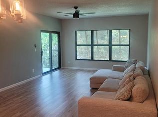 6175 S Mirror Lake Dr APT 208, Sebastian, FL 32958
