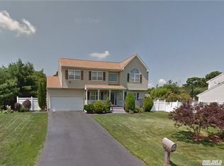 1804 Carleton Ave, Bay Shore, NY 11706