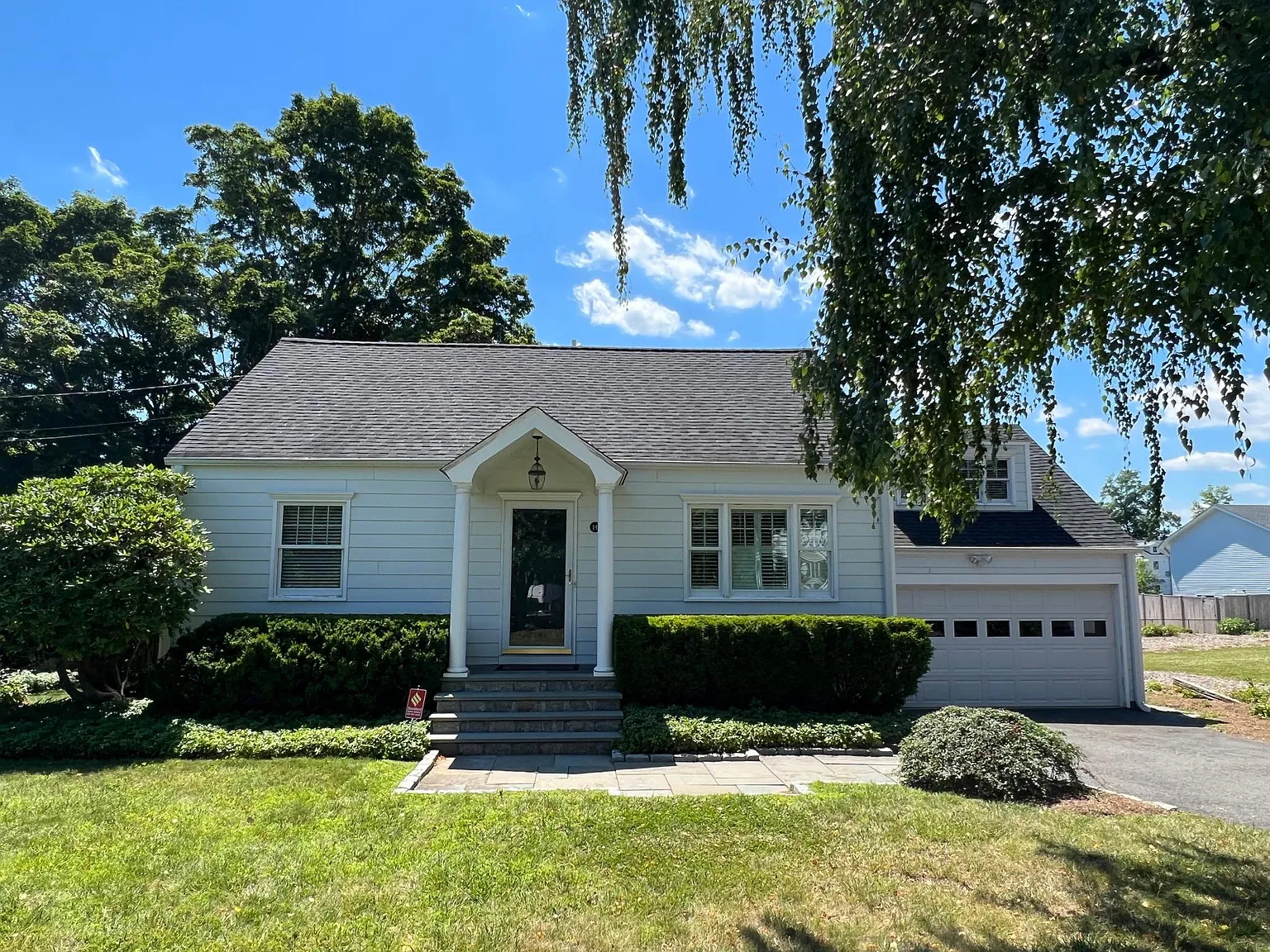14 Maple Ave S — Photo 1