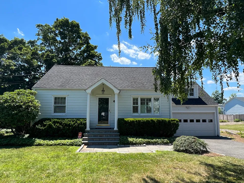 14 Maple Ave S