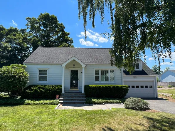 14 Maple Ave S, Westport, CT 06880