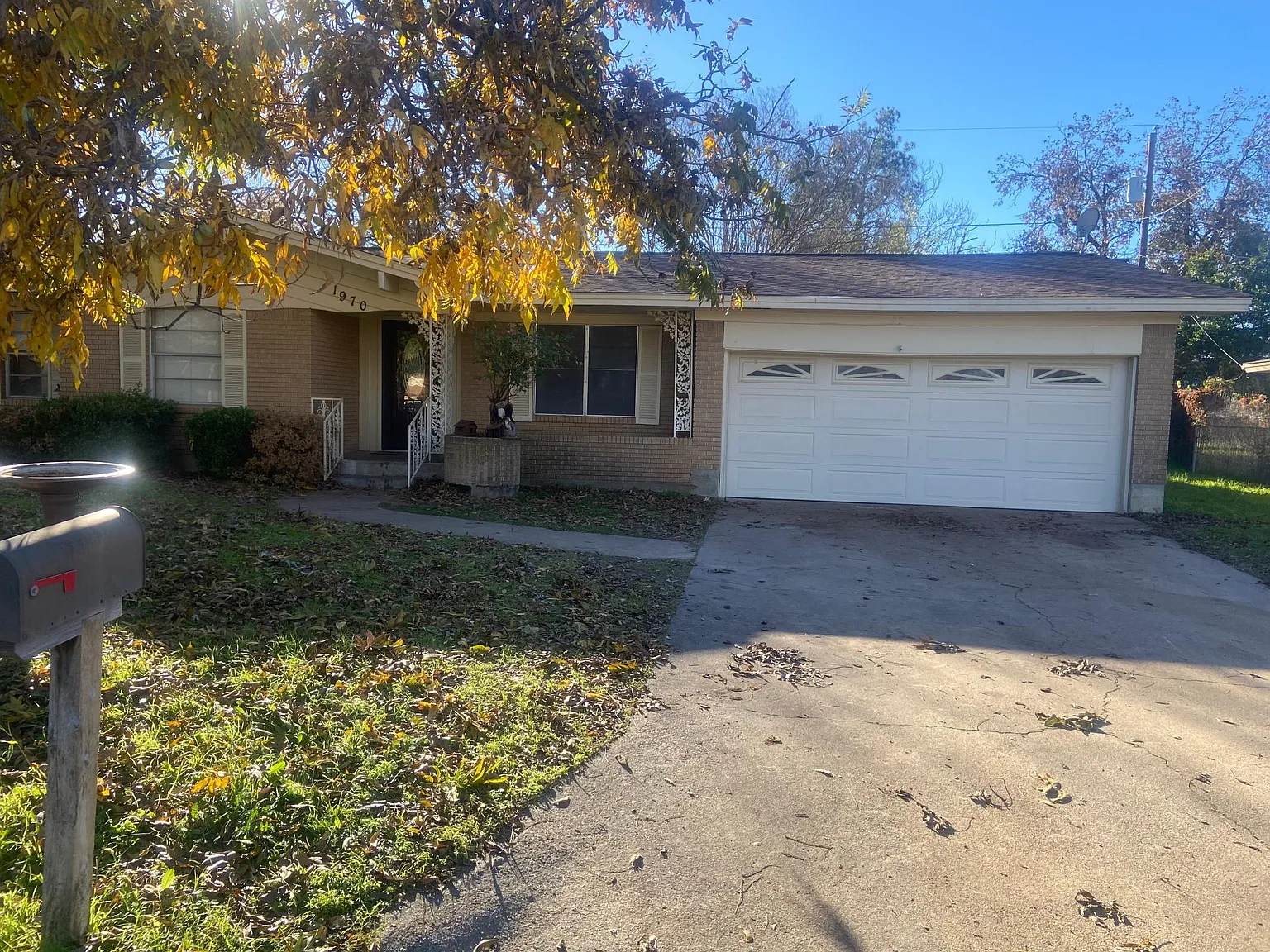 3 bed, 1524 sqft, $1,800 — Photo 2