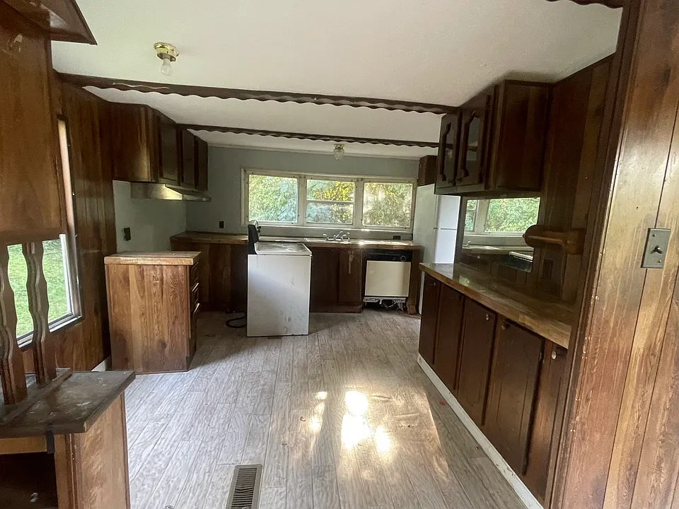 907 W Union Valley Rd