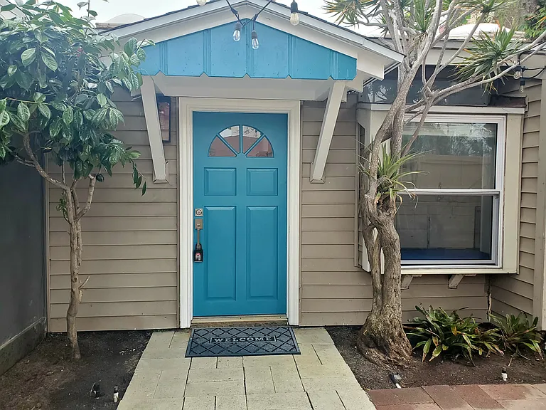 911 Hornblend St — Photo 1