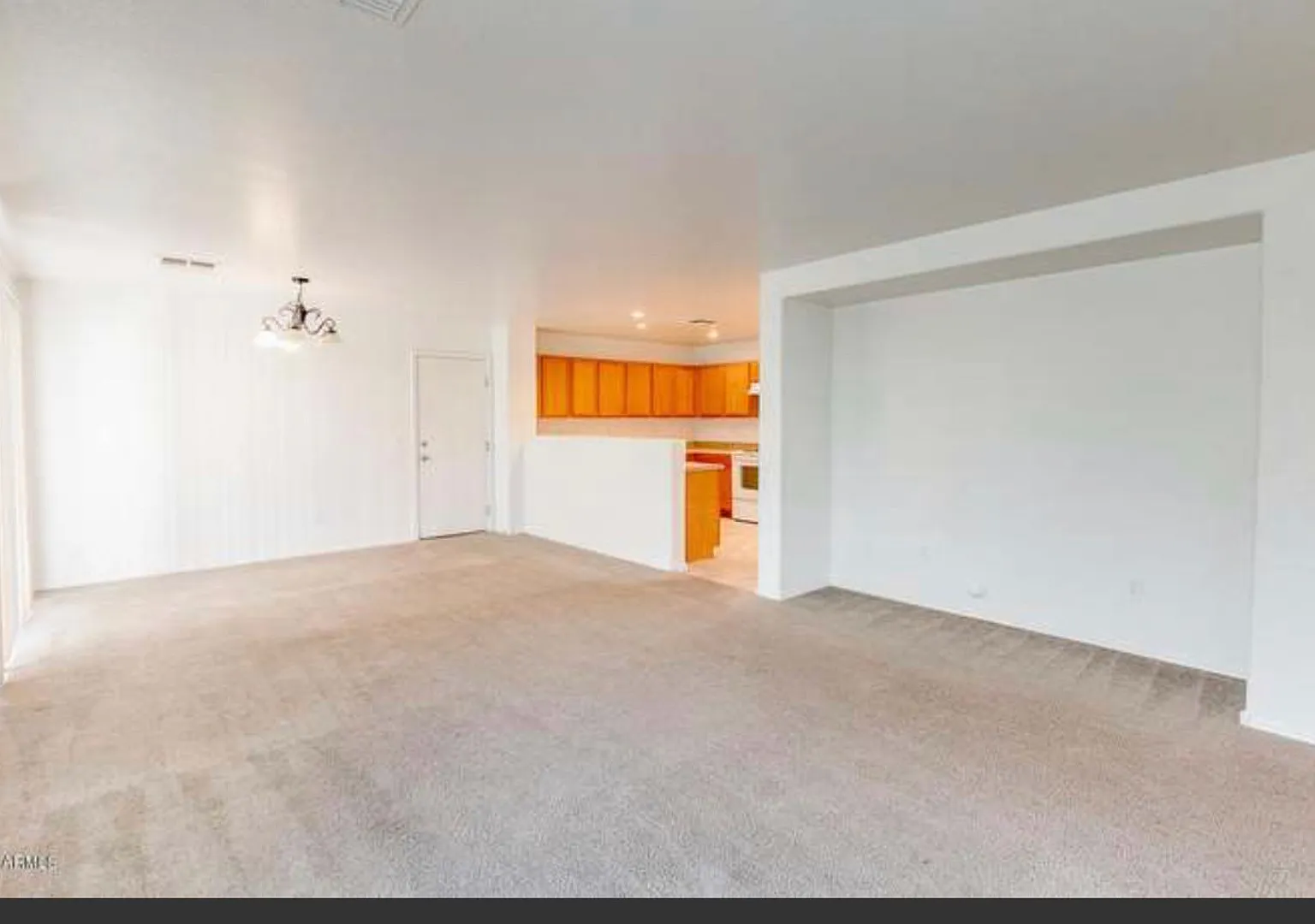 1332 S Loback Ln — Photo 2