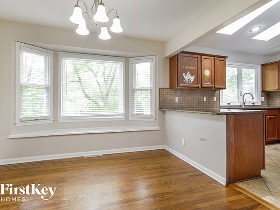 5th image of 9401 Hardy St