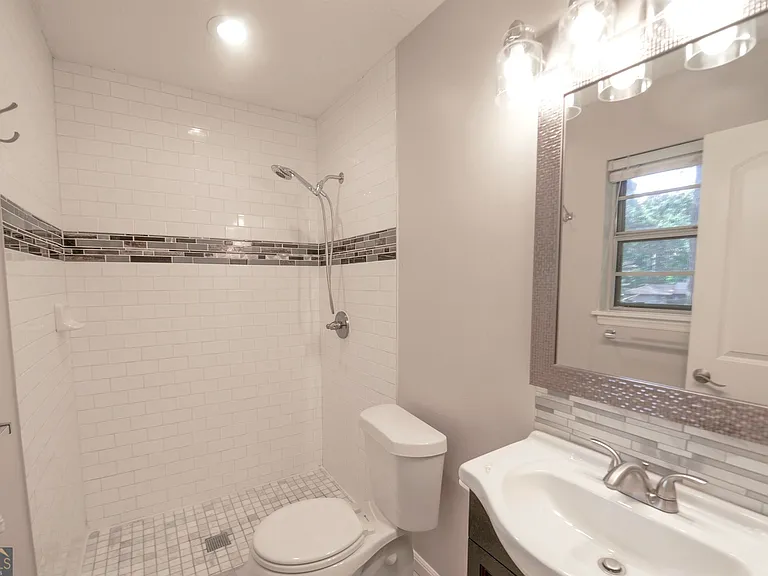 125 Brooks Dr — Photo 14