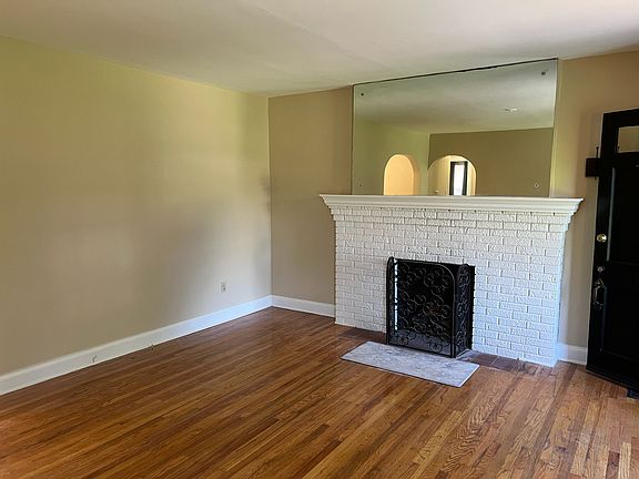 2nd image of 3023 Seneca Blvd