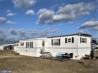 4 Oak Dr, Sicklerville, NJ 08081