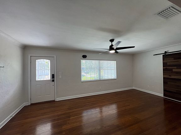 4th image of 3121 31st St N