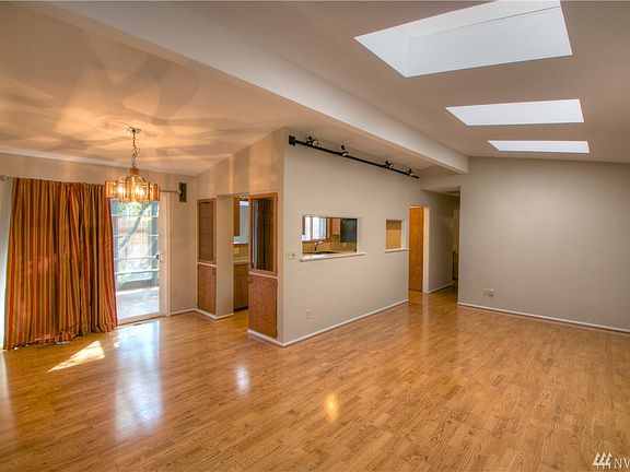 3rd image of 1009 Eskridge Blvd SE