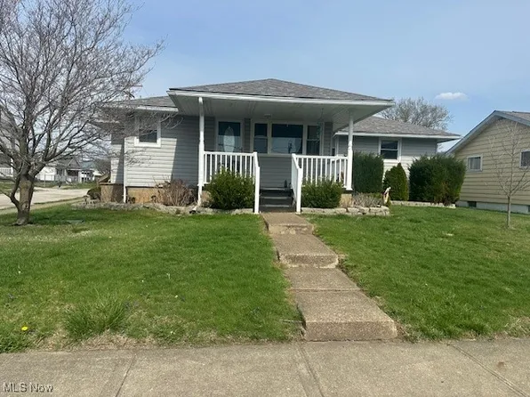 315 W Main St, Paden City, WV 26159