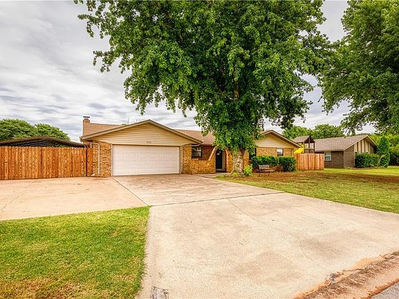 2nd image of 1002 Lera Ln