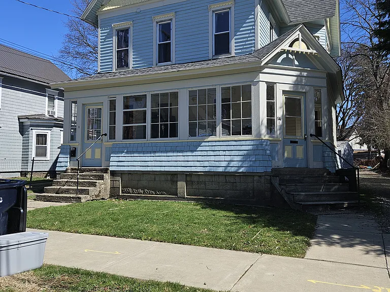 14 Franklin St #B — Photo 5