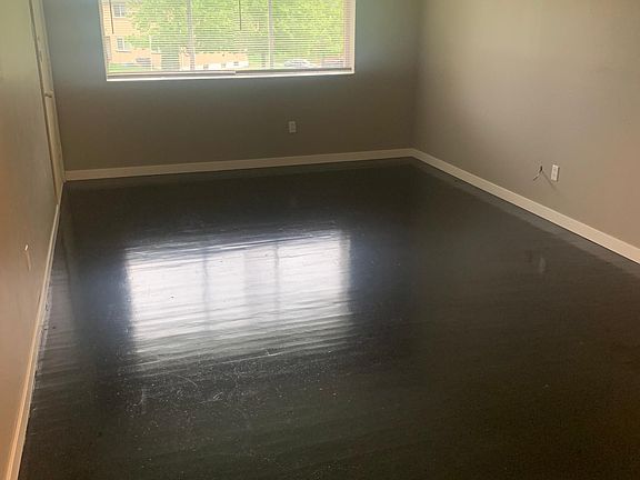 5th image of 10145 Chaucer Ave #1