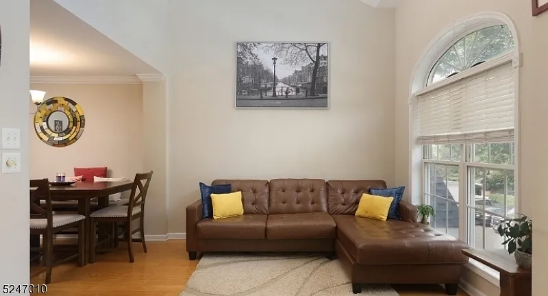 3 bed, 2.5 bath, $3,550 — Photo 4