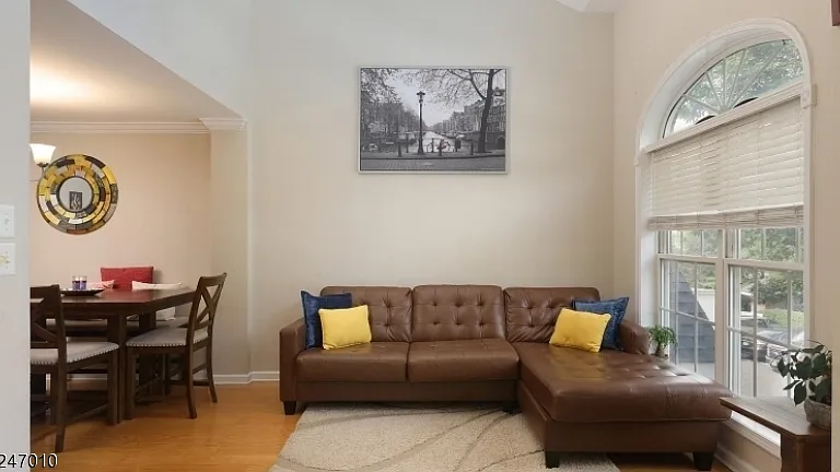 107 Donato Cir — Photo 4