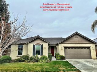2101 N Lindsay Ct, Visalia, CA 93291
