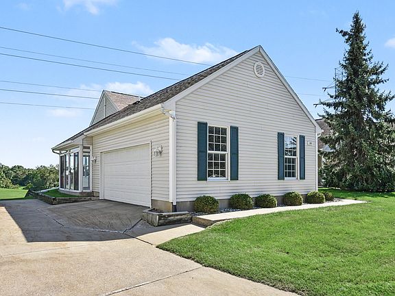 2nd image of 2921 Hunters Pl