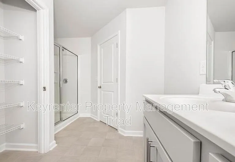 1122 Banworth Ct — Photo 31